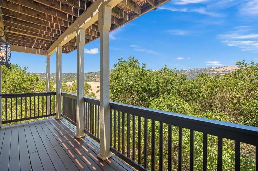 17864 Holiday Drive Morgan Hill, CA 95037