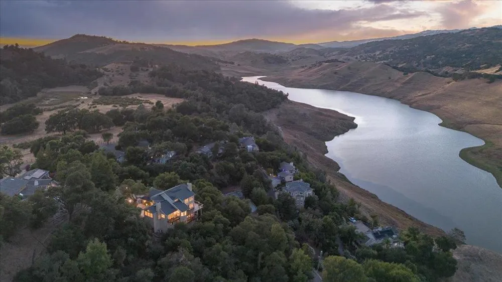 17864 Holiday Drive Morgan Hill, CA 95037