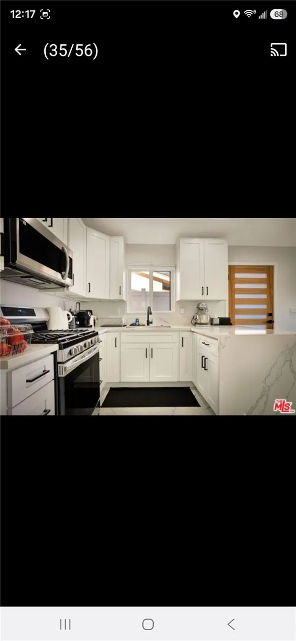 23341 hartland West Hills, CA 91307
