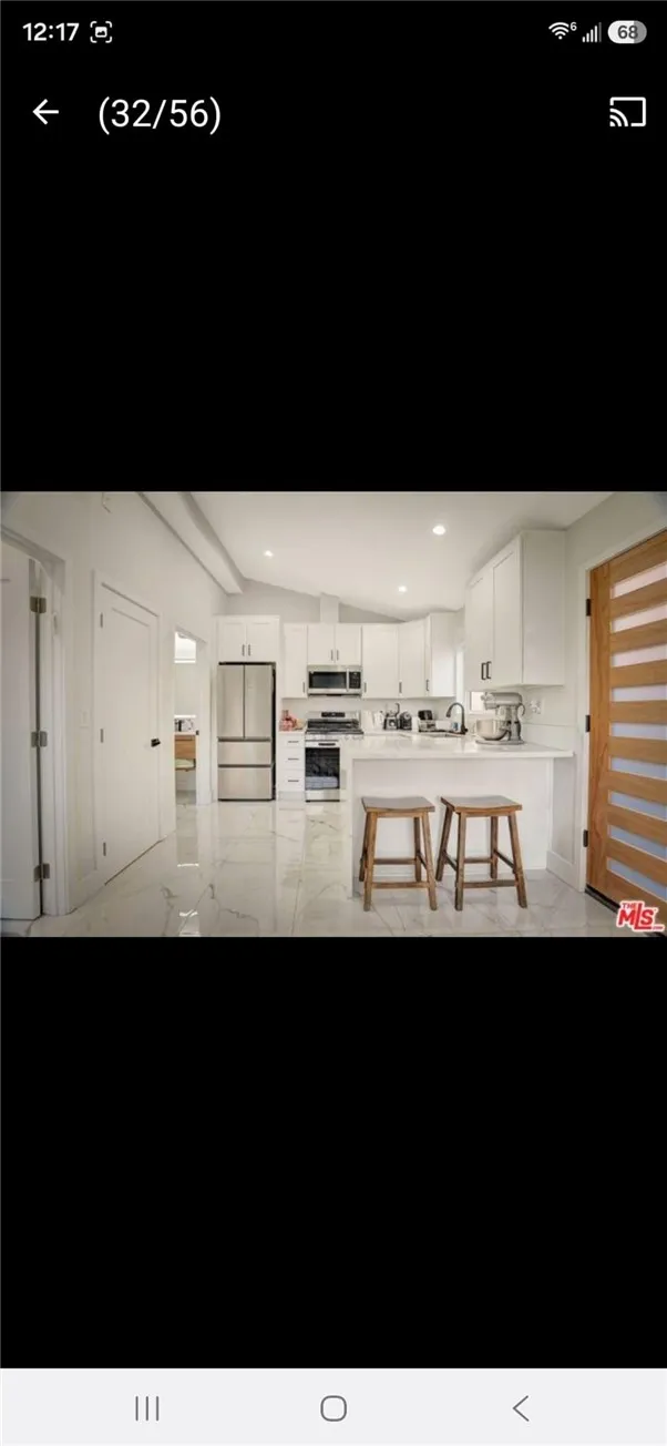 23341 hartland West Hills, CA 91307