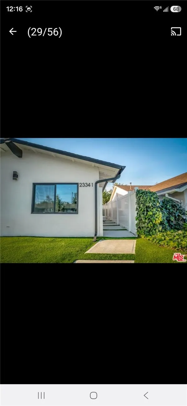 23341 hartland West Hills, CA 91307
