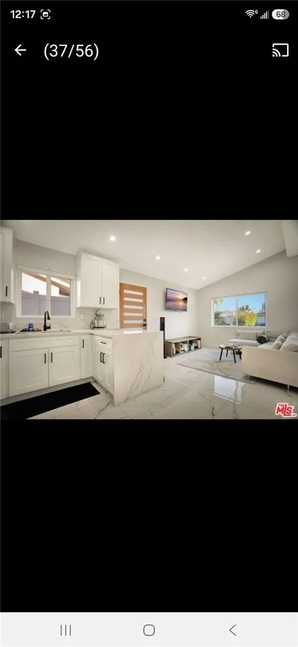 23341 hartland West Hills, CA 91307