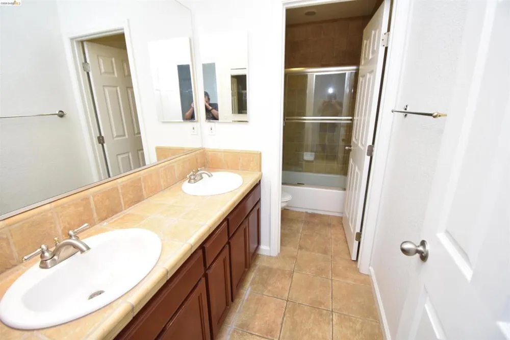 5548 Cortina Ln Stockton, CA 95219