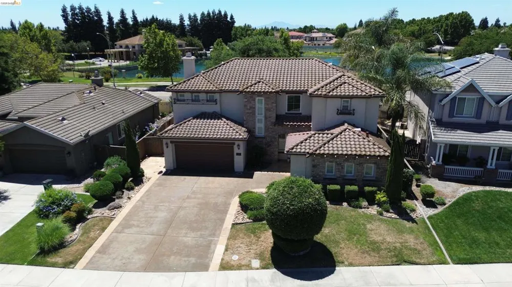 5548 Cortina Ln Stockton, CA 95219