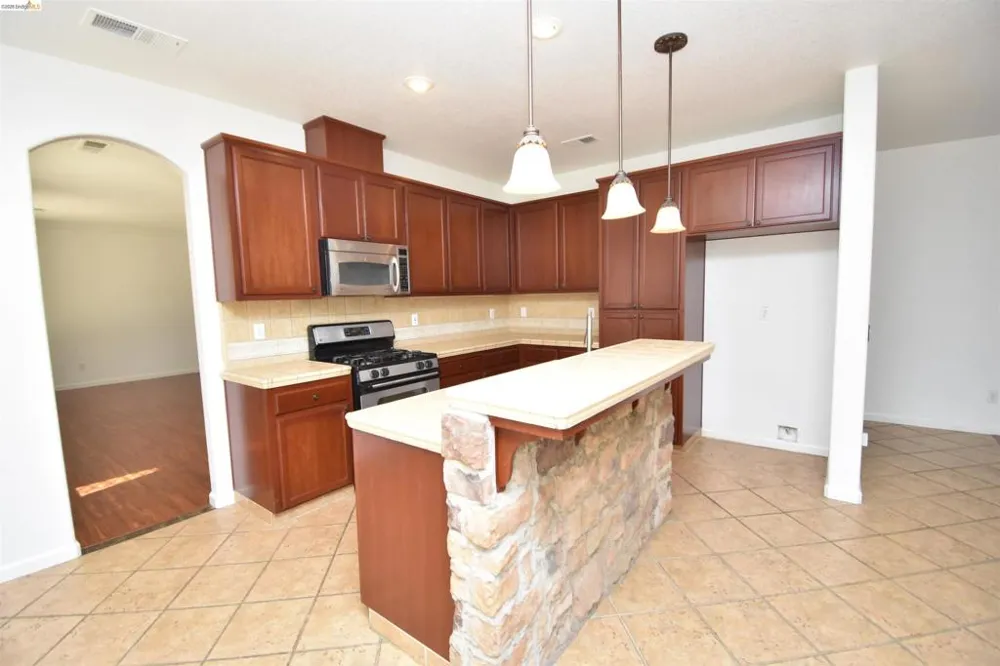 5548 Cortina Ln Stockton, CA 95219