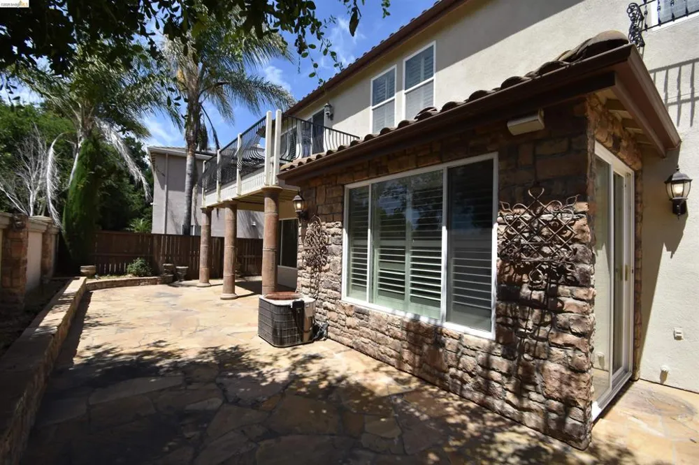 5548 Cortina Ln Stockton, CA 95219