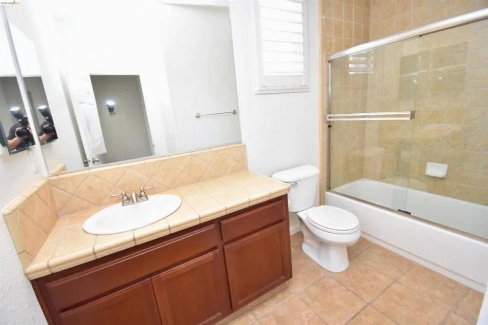 5548 Cortina Ln Stockton, CA 95219