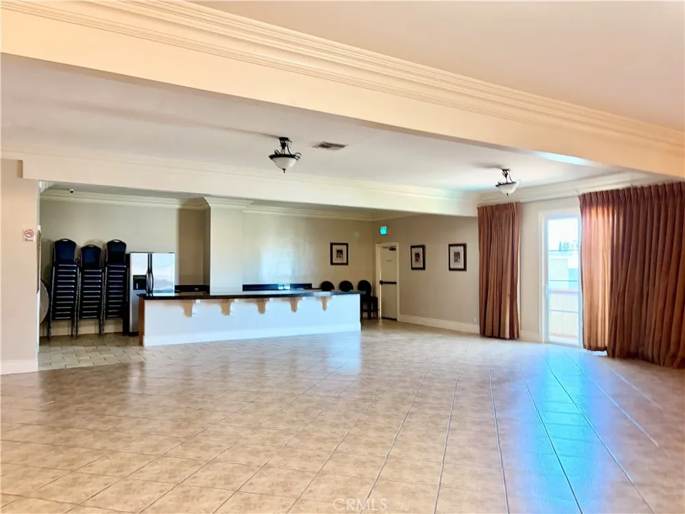 20146 Cohasset Street #5 Winnetka, CA 91306