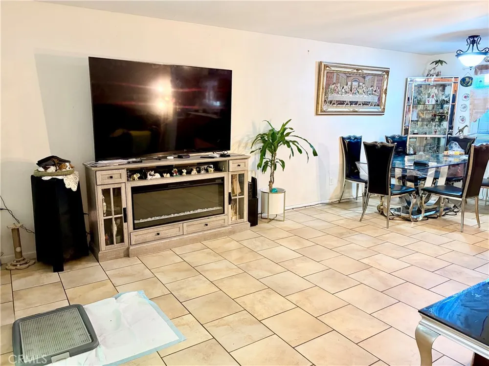 20146 Cohasset Street #5 Winnetka, CA 91306