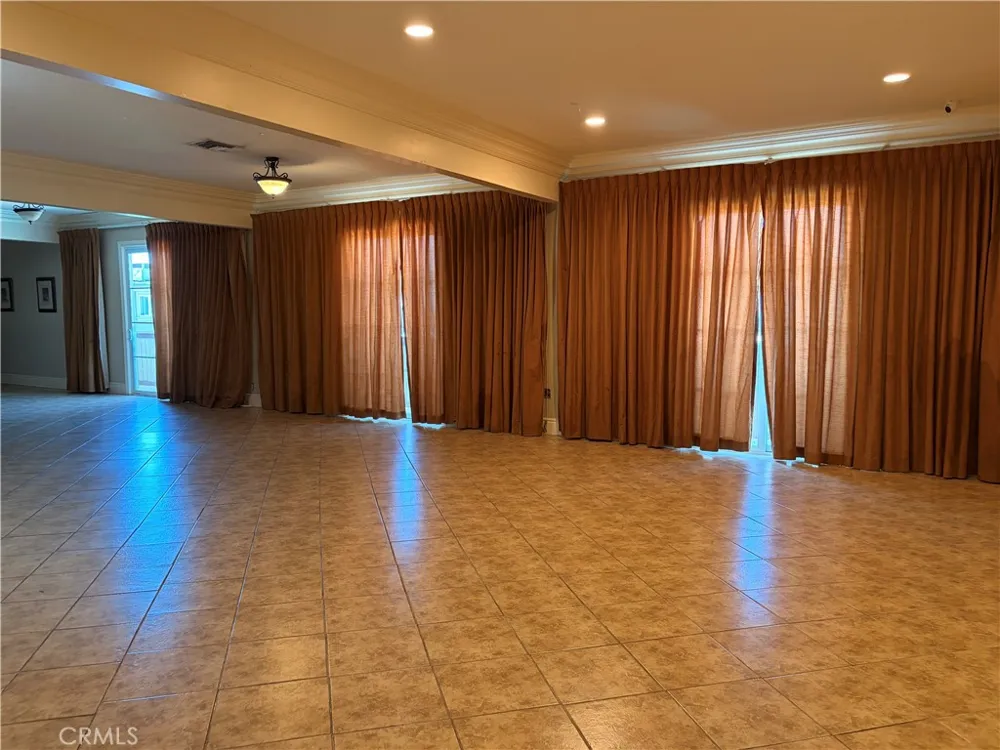 20146 Cohasset Street #5 Winnetka, CA 91306
