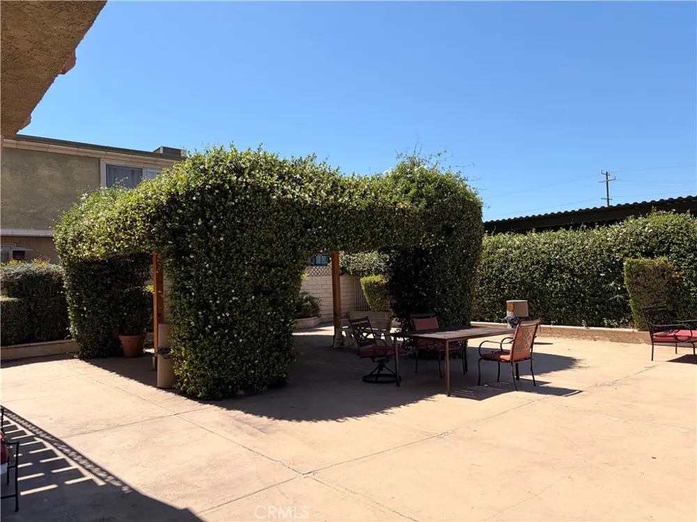 20146 Cohasset Street #5 Winnetka, CA 91306