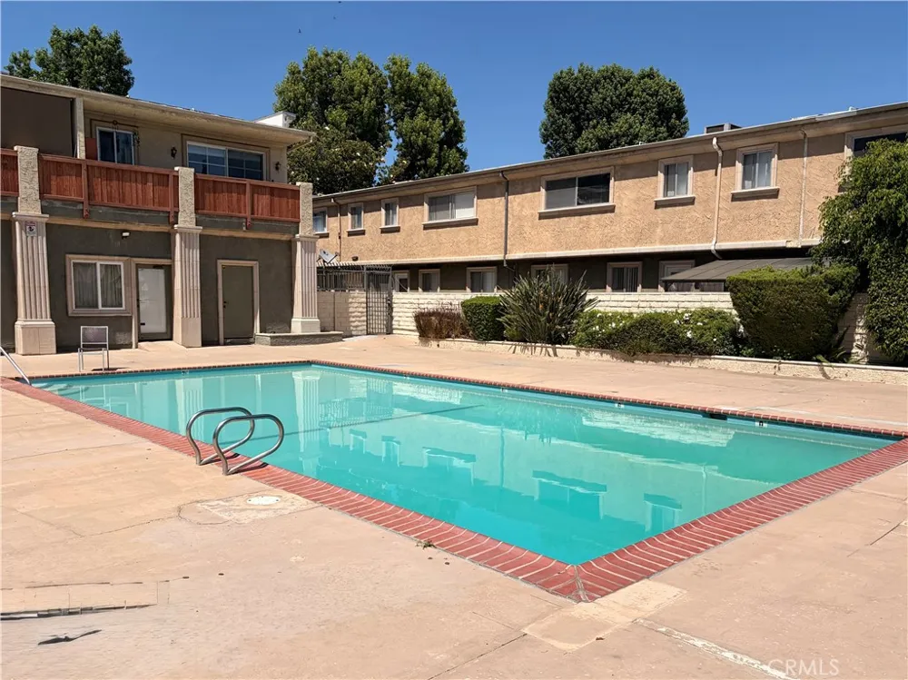 20146 Cohasset Street #5 Winnetka, CA 91306