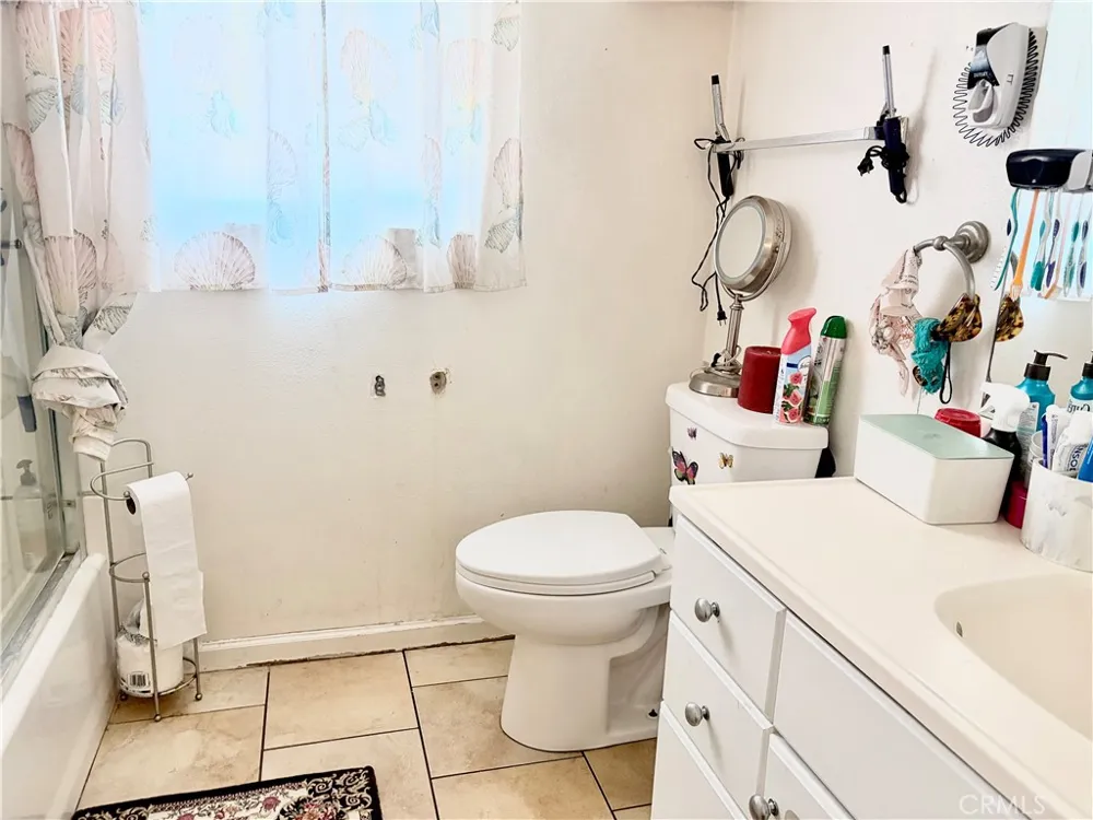 20146 Cohasset Street #5 Winnetka, CA 91306