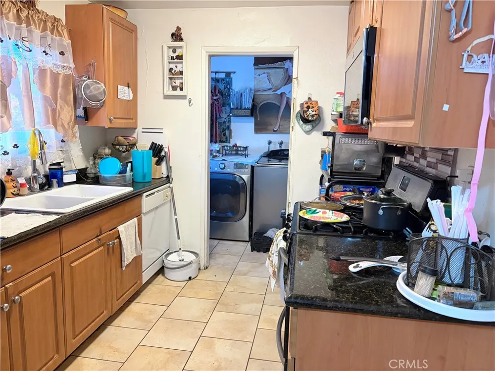 20146 Cohasset Street #5 Winnetka, CA 91306
