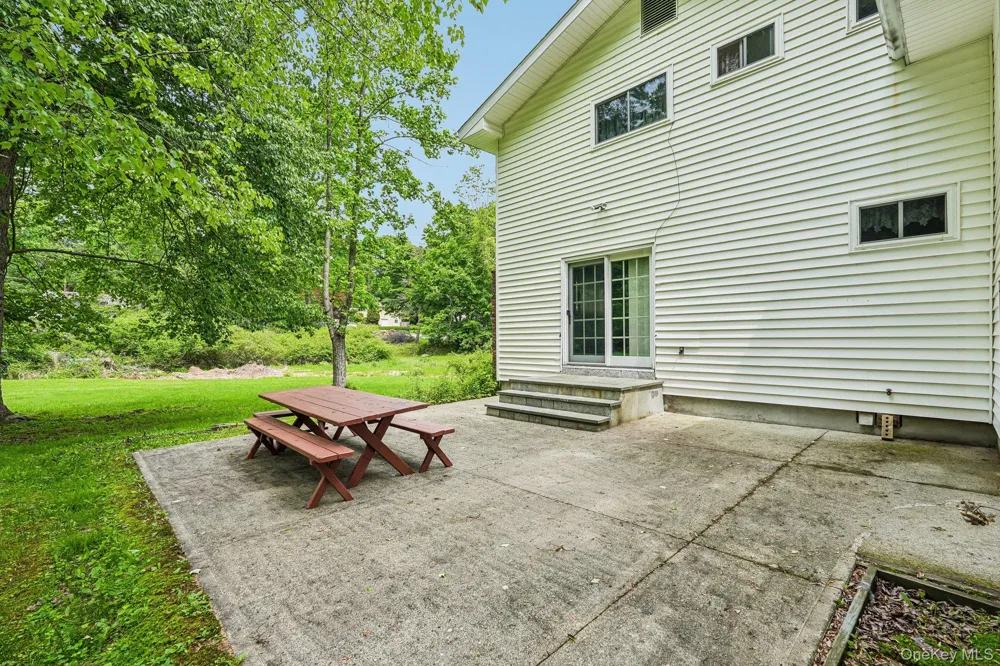 2289 Sultana Drive Yorktown Heights, NY 10598