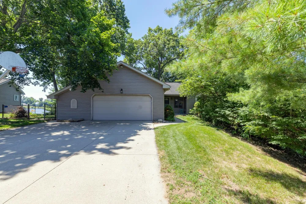 61763 Crestlane Drive Sturgis, MI 49091