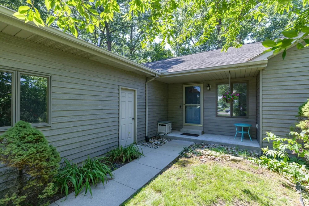 61763 Crestlane Drive Sturgis, MI 49091