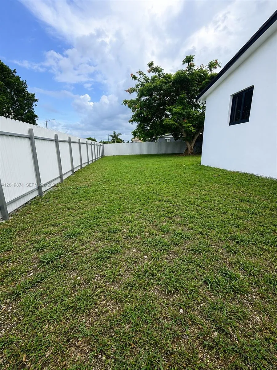11820 SW 223rd St Miami, FL 33170