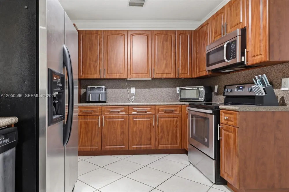 8932 SW 228th Ln Cutler Bay, FL 33190