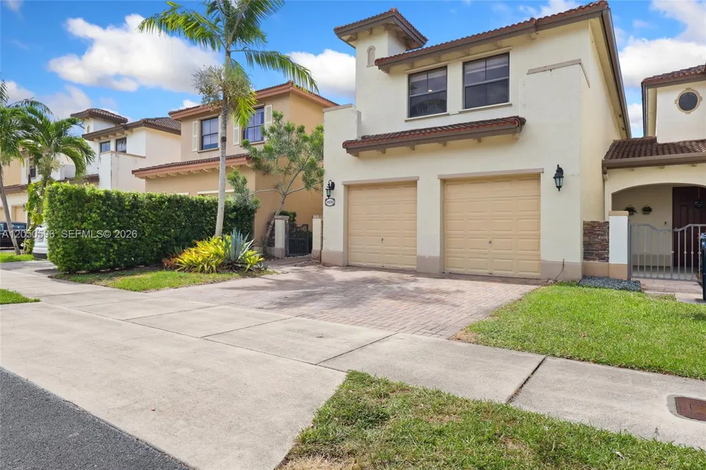 8932 SW 228th Ln Cutler Bay, FL 33190