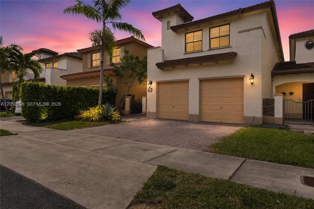 8932 SW 228th Ln Cutler Bay, FL 33190
