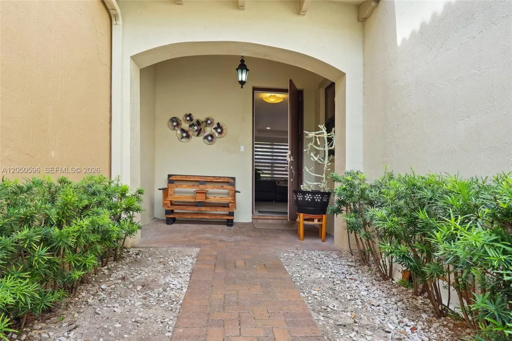 8932 SW 228th Ln Cutler Bay, FL 33190