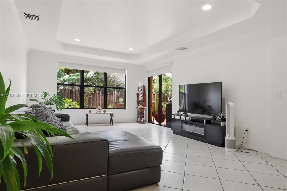 8932 SW 228th Ln Cutler Bay, FL 33190