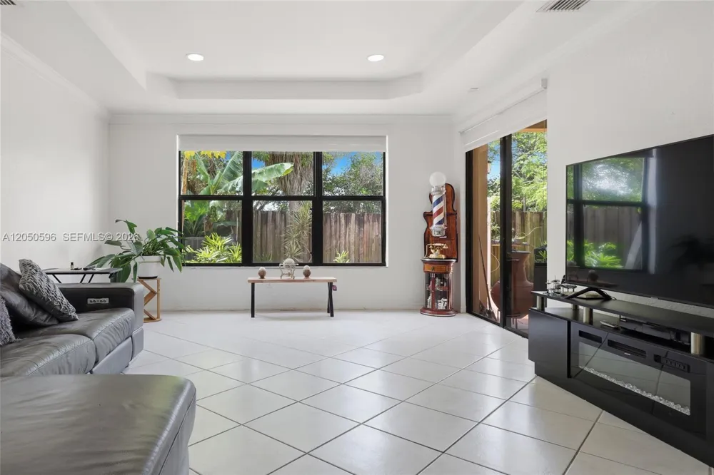 8932 SW 228th Ln Cutler Bay, FL 33190