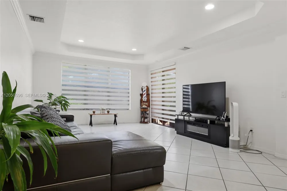 8932 SW 228th Ln Cutler Bay, FL 33190