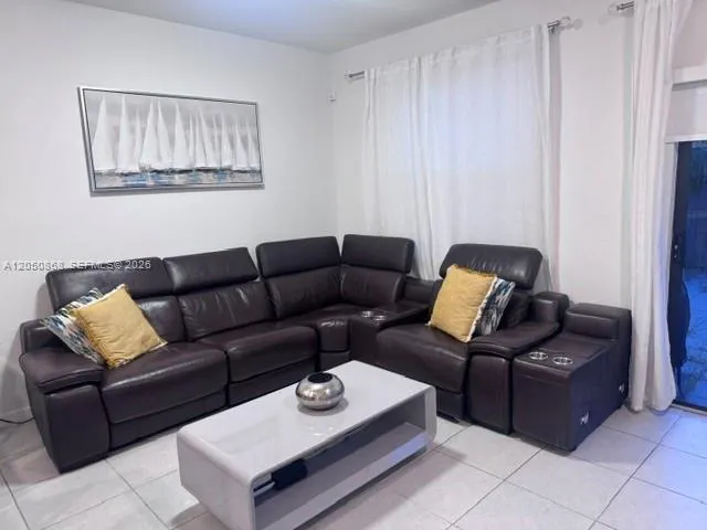 14852 SW 183rd Ter Miami, FL 33187