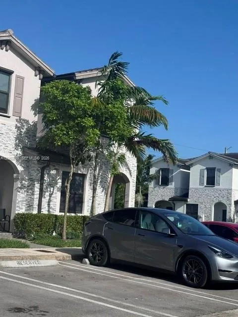 14852 SW 183rd Ter Miami, FL 33187