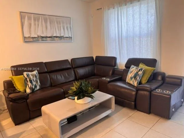 14852 SW 183rd Ter Miami, FL 33187