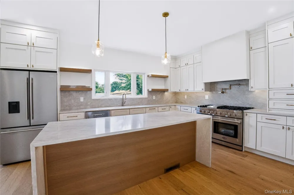 45 Glade Lane Levittown, NY 11756