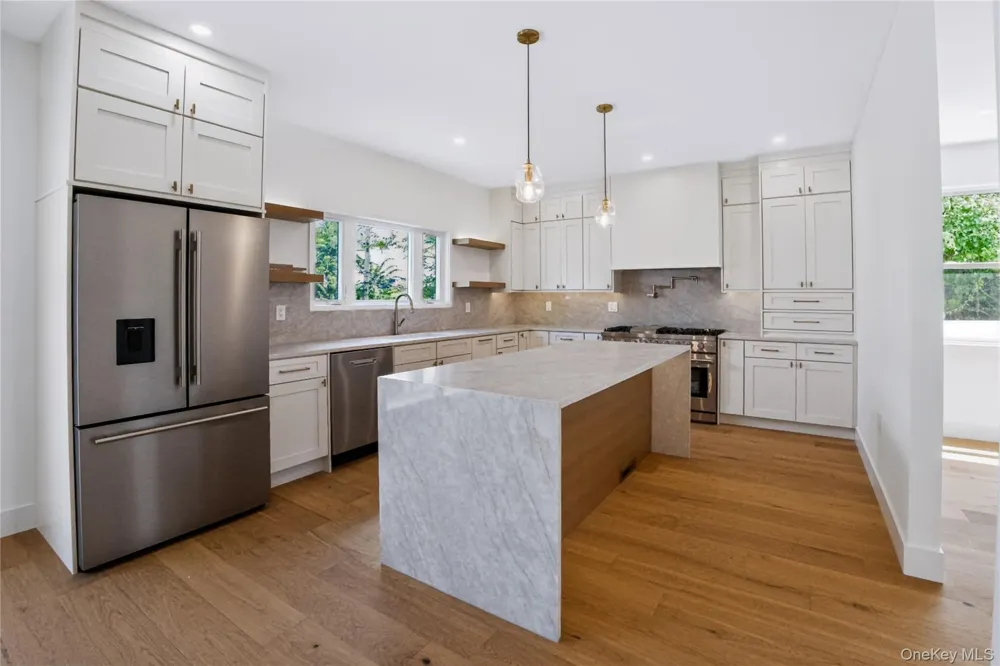45 Glade Lane Levittown, NY 11756
