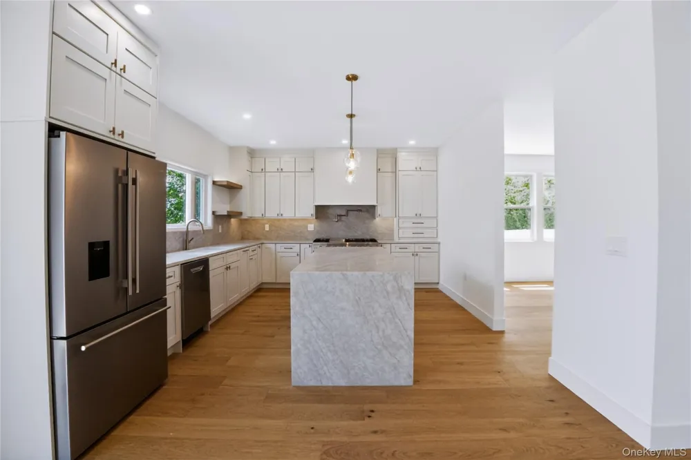 45 Glade Lane Levittown, NY 11756