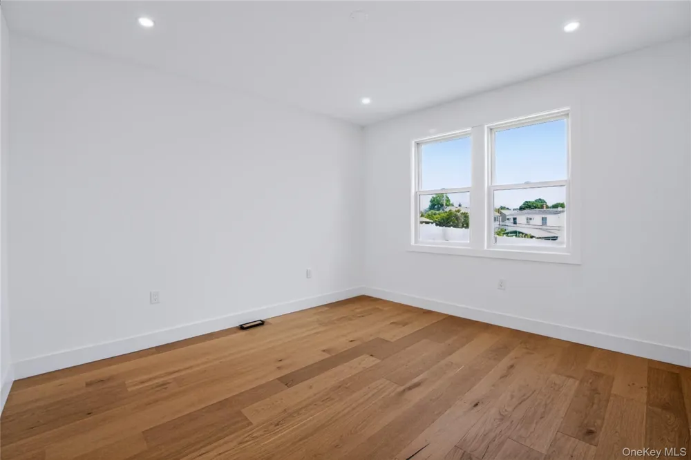 45 Glade Lane Levittown, NY 11756