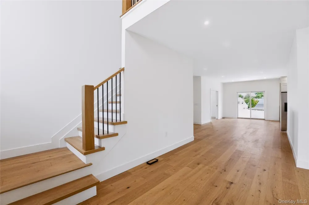 45 Glade Lane Levittown, NY 11756