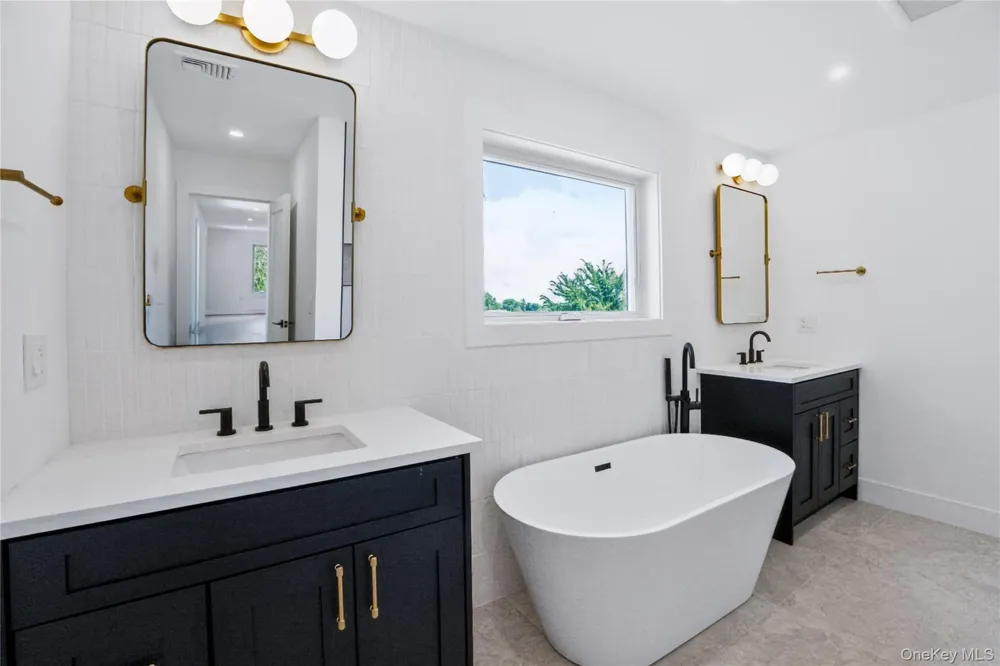 45 Glade Lane Levittown, NY 11756