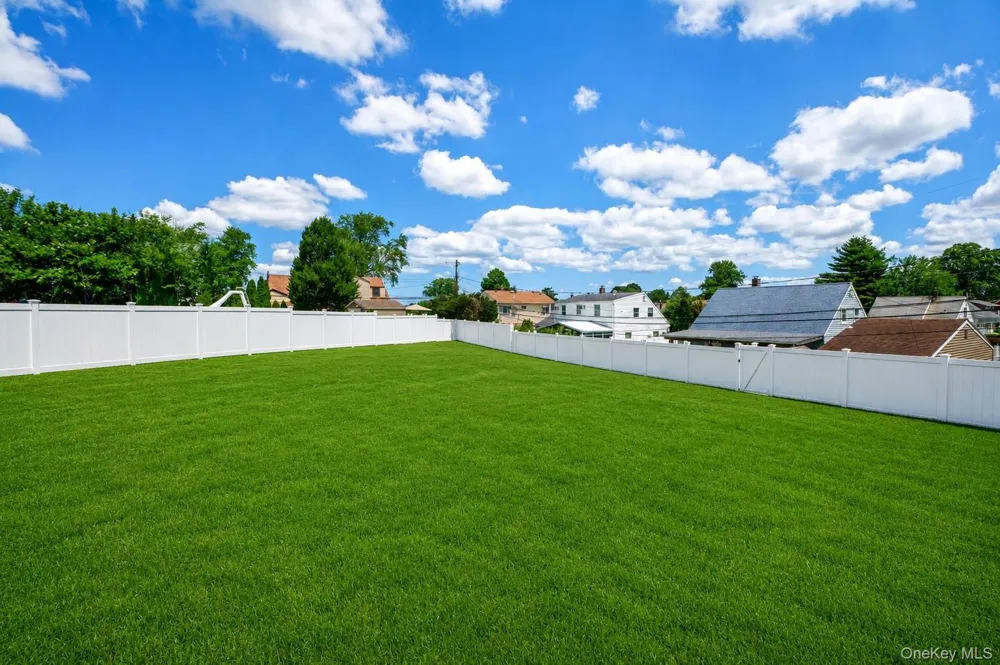 45 Glade Lane Levittown, NY 11756