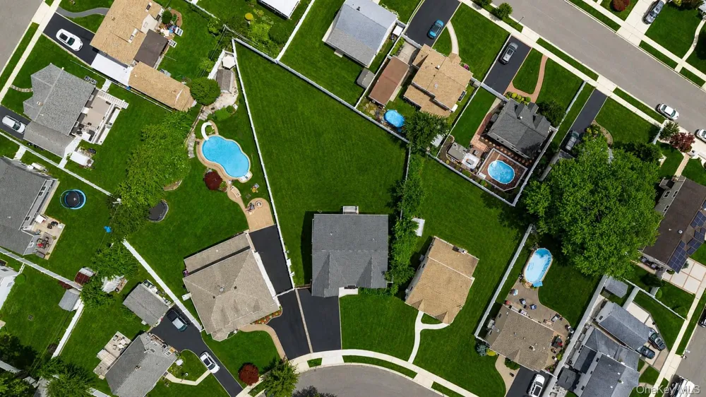 45 Glade Lane Levittown, NY 11756