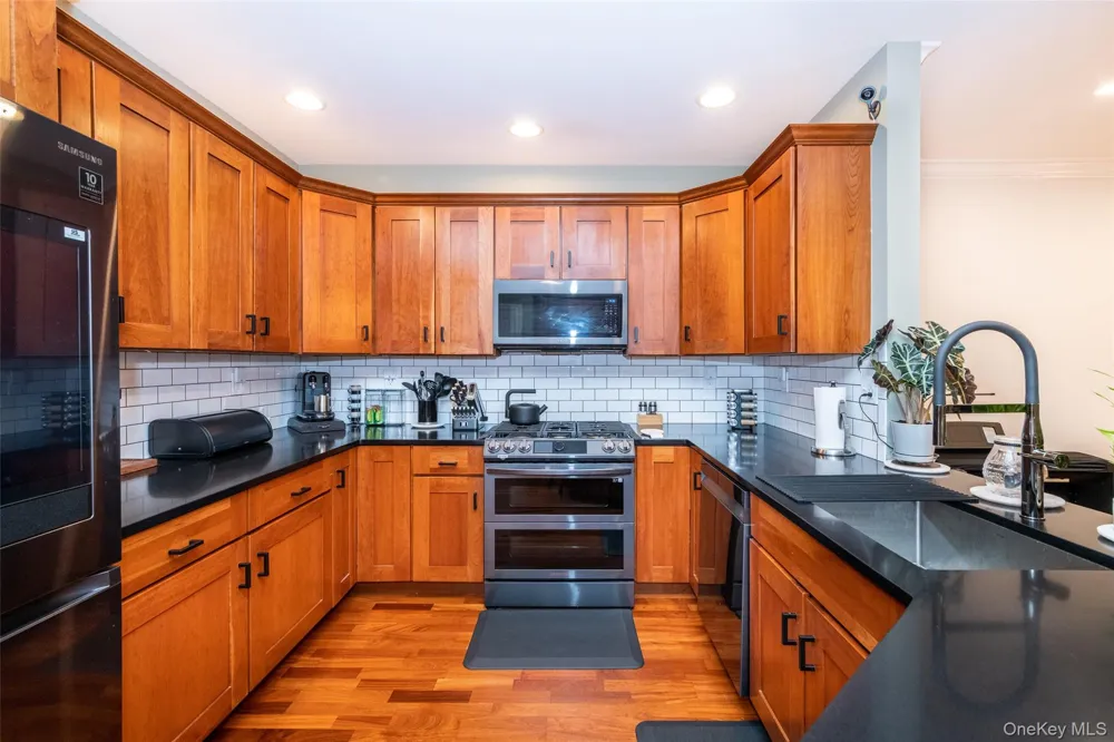 55 1st Street #108 Pelham, NY 10803