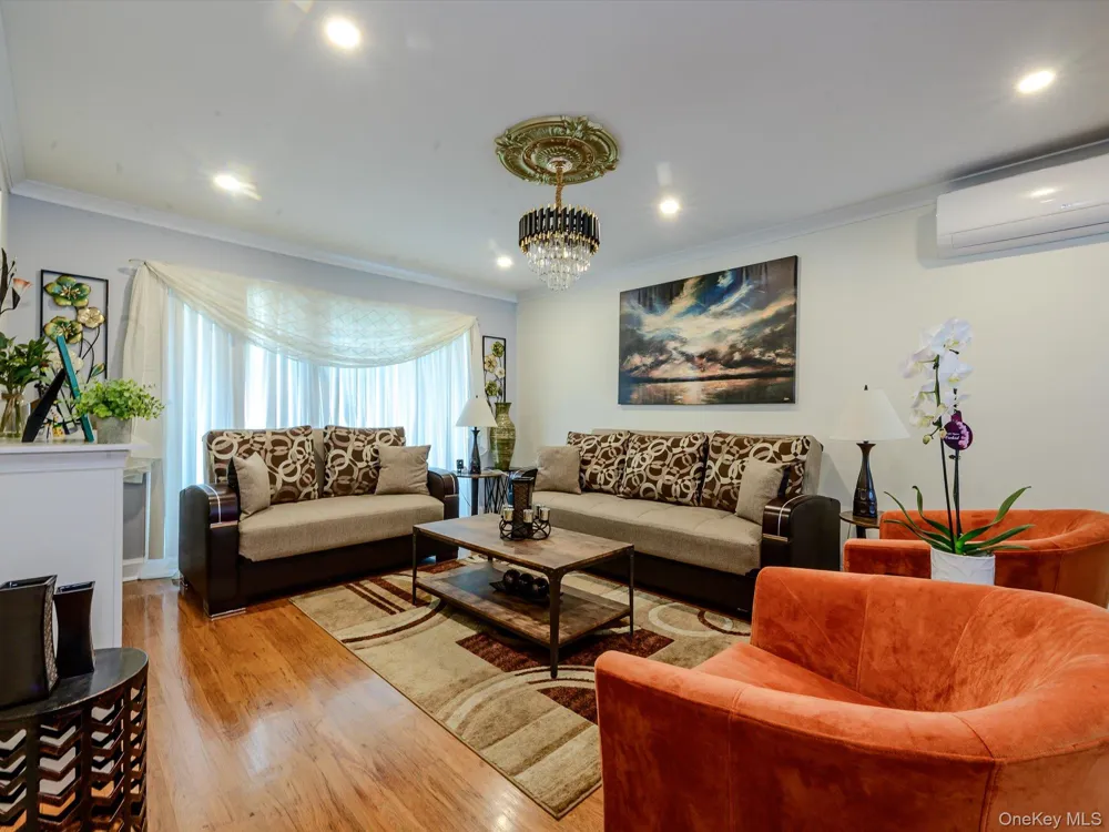 2182 Baylis Avenue Elmont, NY 11003