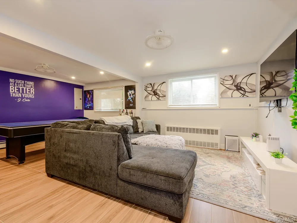 2182 Baylis Avenue Elmont, NY 11003