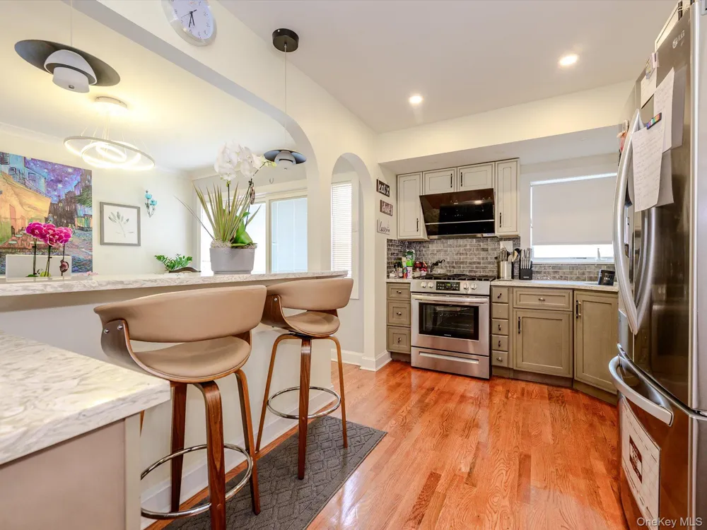 2182 Baylis Avenue Elmont, NY 11003