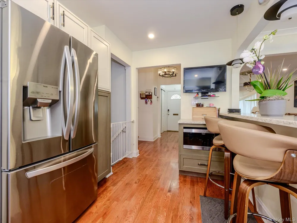 2182 Baylis Avenue Elmont, NY 11003