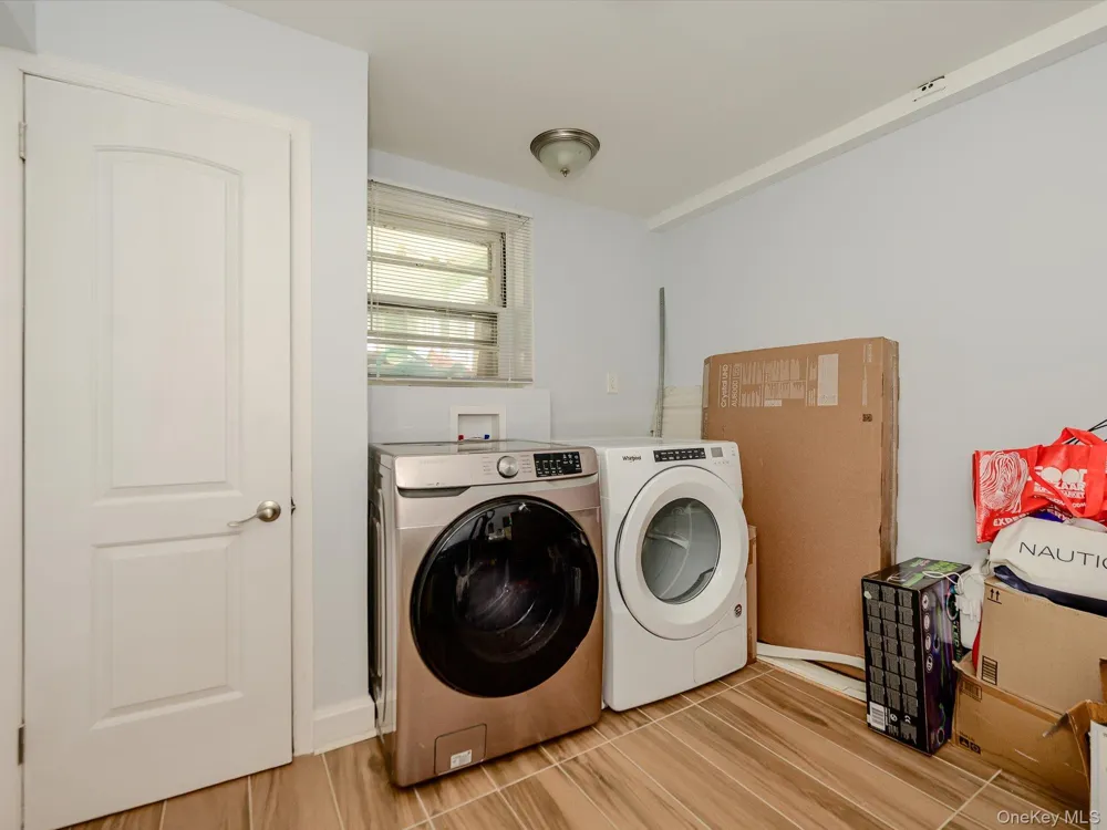 2182 Baylis Avenue Elmont, NY 11003