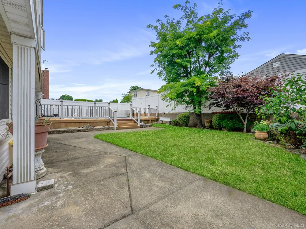 2182 Baylis Avenue Elmont, NY 11003