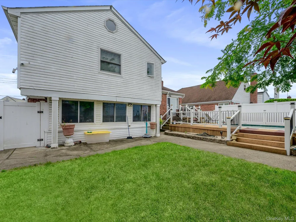2182 Baylis Avenue Elmont, NY 11003