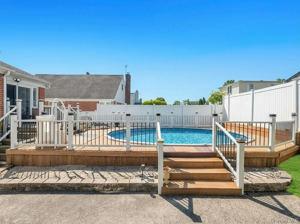 2182 Baylis Avenue Elmont, NY 11003
