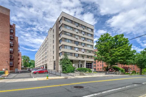 7 Lake Street #8-L